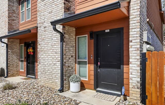 2-bedroom rental at 2718 Old Field in San Antonio, TX — photo 2