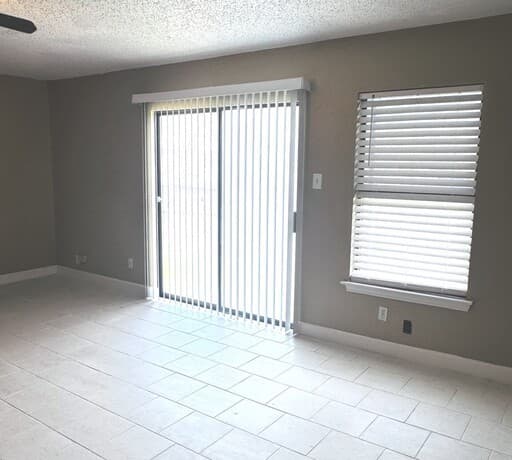 3-bedroom rental at 6715 Campus Meadow Dr in Converse, TX — photo 4