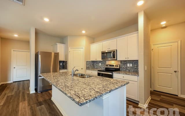 3-bedroom rental at 14335 Gunsight Pass in San Antonio, TX — photo 5