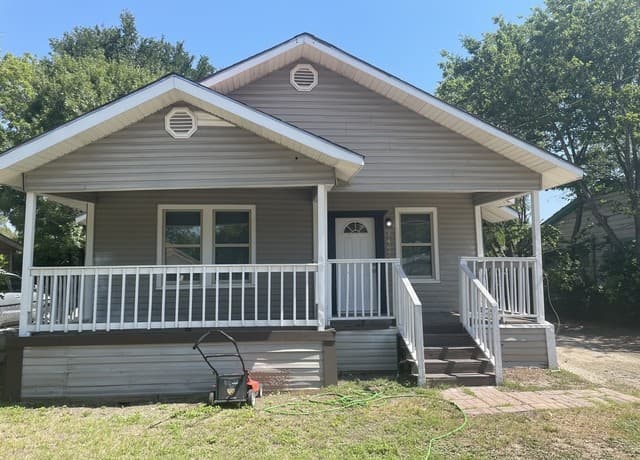 3-bedroom rental at 1467 W Gerald Ave in San Antonio TX
