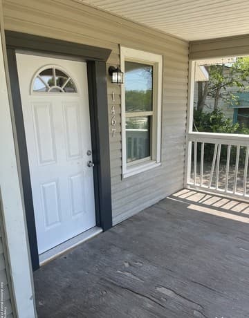 3-bedroom rental at 1467 W Gerald Ave in San Antonio, TX — photo 2