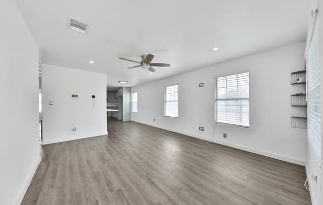 3-bedroom rental at 422 Wagner in San Antonio, TX — photo 3