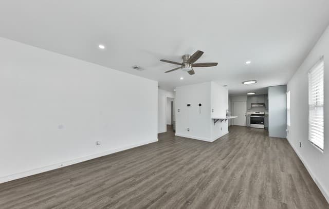 3-bedroom rental at 422 Wagner in San Antonio, TX — photo 4