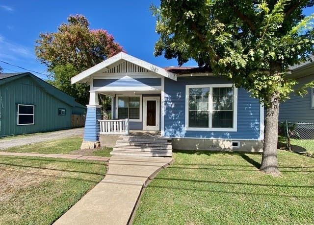 3-bedroom rental at 2213 N Flores in San Antonio TX
