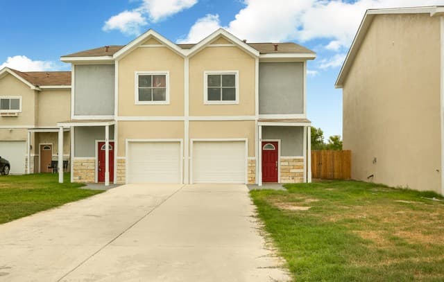 3-bedroom rental at 8611 Key Windy Way Unit 2 in Converse, TX — photo 2
