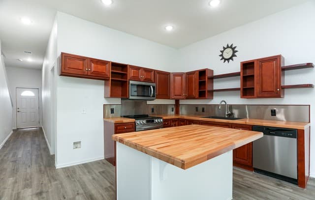3-bedroom rental at 8611 Key Windy Way Unit 2 in Converse, TX — photo 4