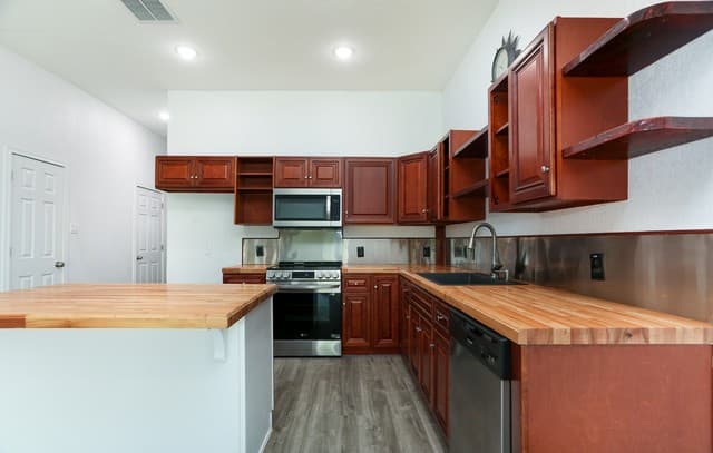 3-bedroom rental at 8611 Key Windy Way Unit 2 in Converse, TX — photo 5