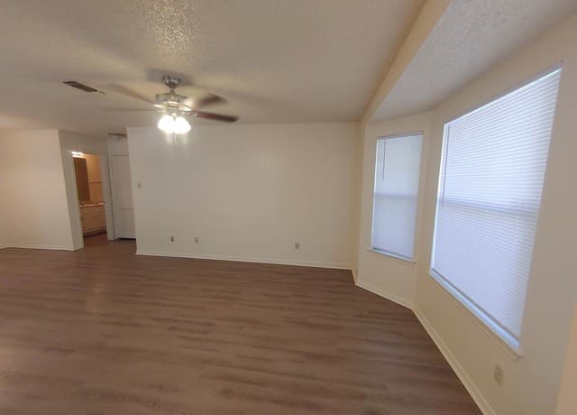 1-bedroom rental at 6350 Cambridge Unit #1 in San Antonio TX