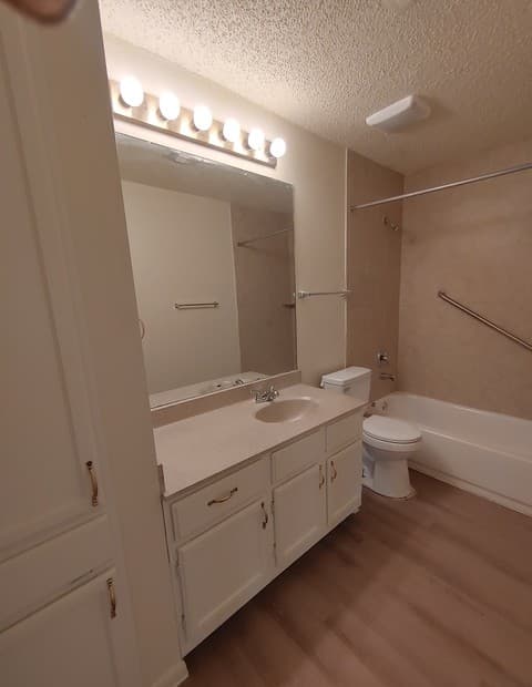 1-bedroom rental at 6350 Cambridge Unit #1 in San Antonio, TX — photo 5