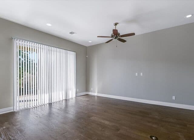 4-bedroom rental at 6711 Abarth Ln in San Antonio, TX — photo 4