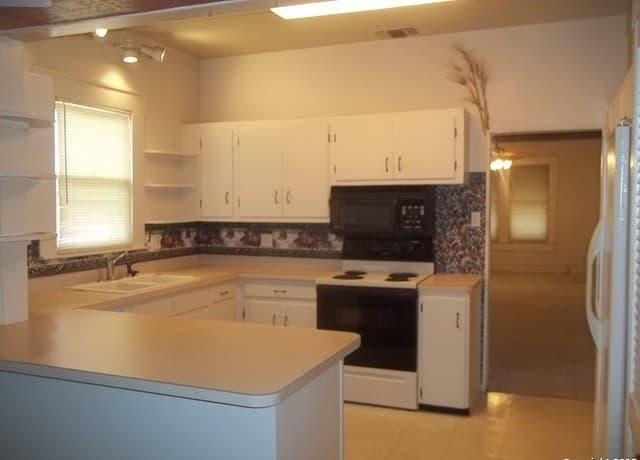 3-bedroom rental at 330 Eads in San Antonio, TX — photo 3