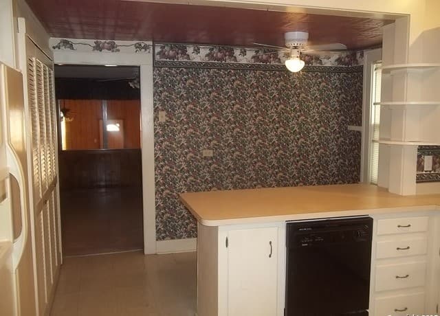 3-bedroom rental at 330 Eads in San Antonio, TX — photo 4