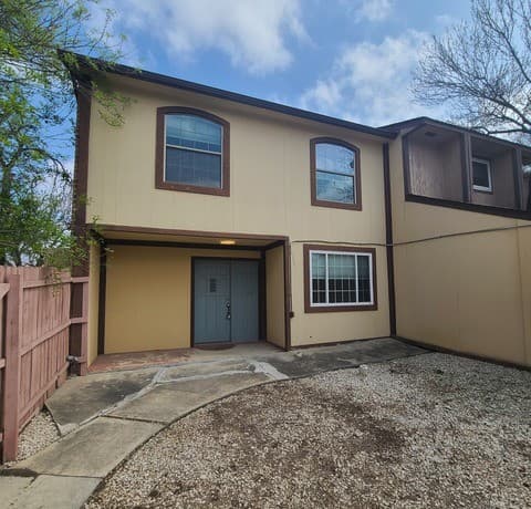 3-bedroom rental at 12020 Maplerock in San Antonio TX