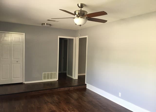 3-bedroom rental at 4110 First View in San Antonio, TX — photo 3