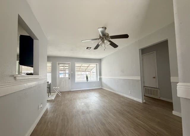 3-bedroom rental at 10822 Green Brook in San Antonio TX