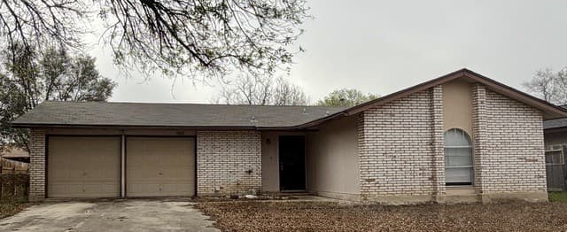 3-bedroom rental at 10822 Green Brook in San Antonio, TX — photo 2