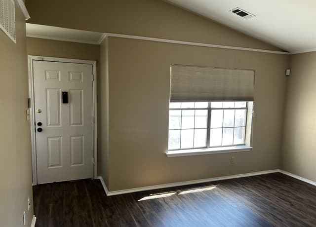 1-bedroom rental at 11610 Vance Jackson Unit 864 in San Antonio, TX — photo 3
