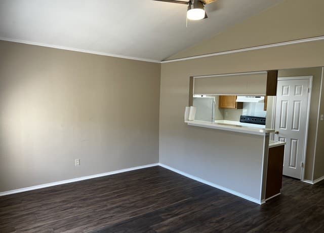 1-bedroom rental at 11610 Vance Jackson Unit 864 in San Antonio, TX — photo 4