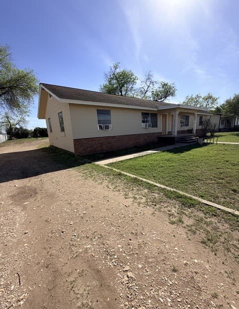 2-bedroom rental at 4926 Alma Unit 1 in San Antonio TX