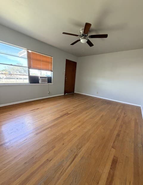 2-bedroom rental at 4926 Alma Unit 1 in San Antonio, TX — photo 4