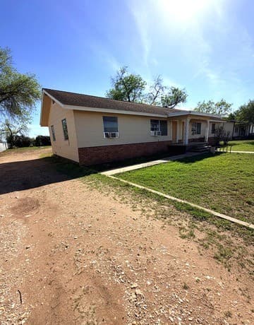 2-bedroom rental at 4926 Alma Unit 2 in San Antonio TX