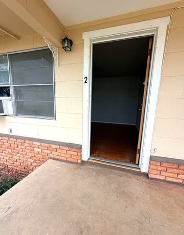 2-bedroom rental at 4926 Alma Unit 2 in San Antonio, TX — photo 2
