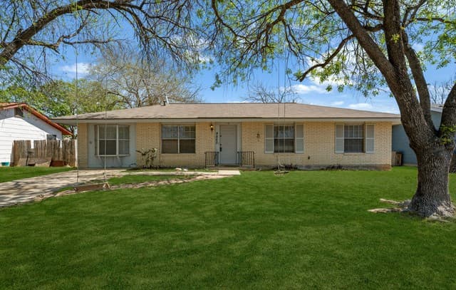 3-bedroom rental at 4862 Castle Arms Drive in San Antonio TX