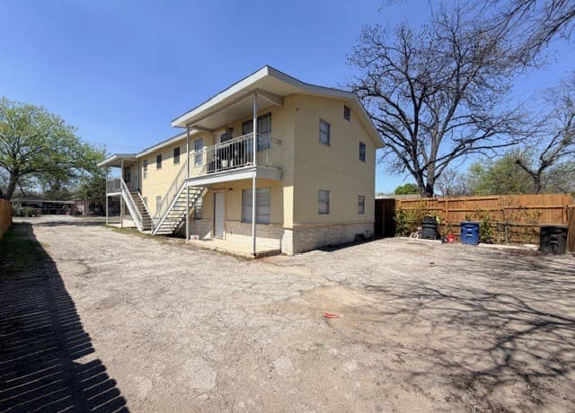 2-bedroom rental at 1418 Romero Unit 3 in San Antonio, TX — photo 4