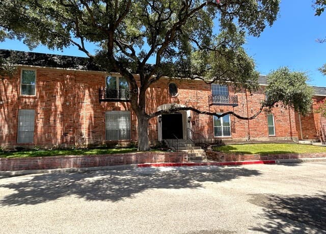 3-bedroom rental at 7500 Callaghan Unit 350 in San Antonio TX