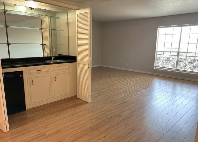 3-bedroom rental at 7500 Callaghan Unit 350 in San Antonio, TX — photo 2
