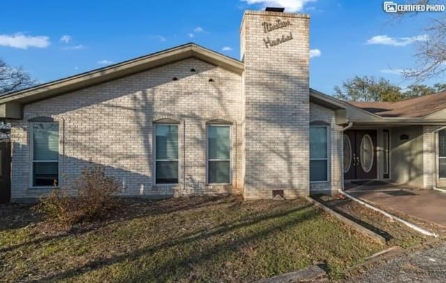 3-bedroom rental at 105 Gladiola Unit B in Castle Hills, TX — photo 3