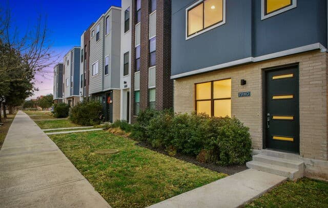3-bedroom rental at 7940 Kennedy Hill Unit 7 in San Antonio, TX — photo 5