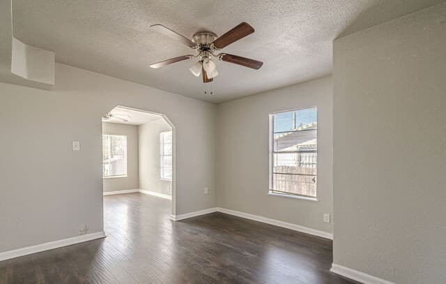 3-bedroom rental at 2323 Arbor Place Unit 3 in San Antonio, TX — photo 3