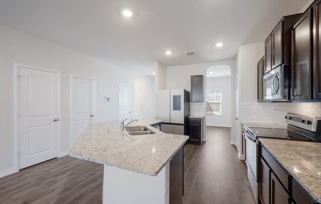 5-bedroom rental at 2926 Wentwood in San Antonio, TX — photo 4