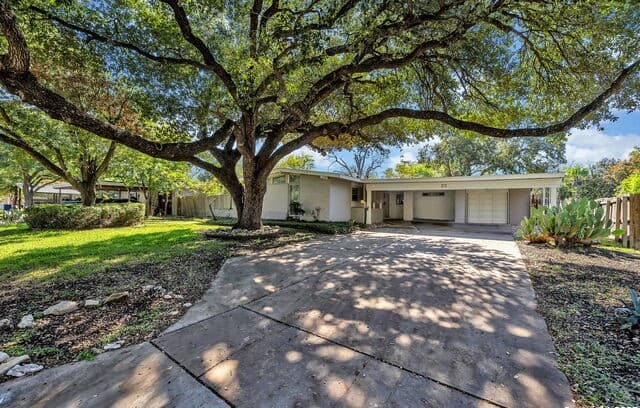 3-bedroom rental at 414 Laramie Dr in San Antonio TX