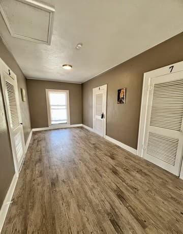 1-bedroom rental at 128 W Magnolia Ave Unit 8 in San Antonio, TX — photo 4
