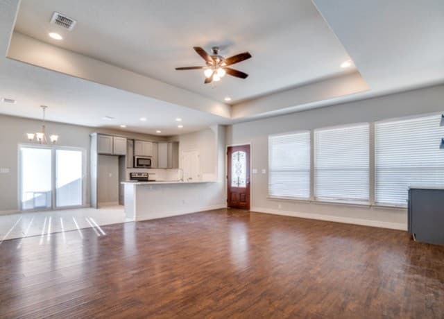 3-bedroom rental at 1019 W Rosewood in San Antonio, TX — photo 2
