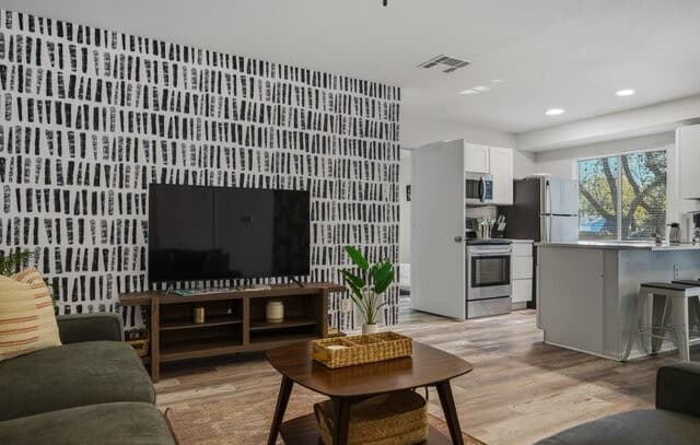 4-bedroom rental at 3314 Deer Creek in San Antonio, TX — photo 4