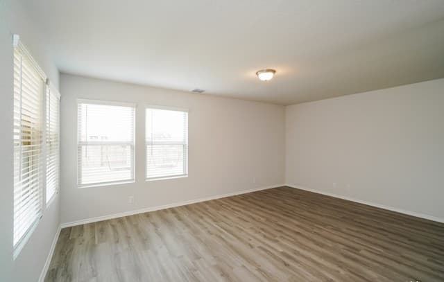 3-bedroom rental at 5231 Blue Ranch in San Antonio, TX — photo 5
