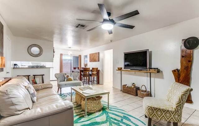 3-bedroom rental at 6857 Betty Levy in San Antonio, TX — photo 4