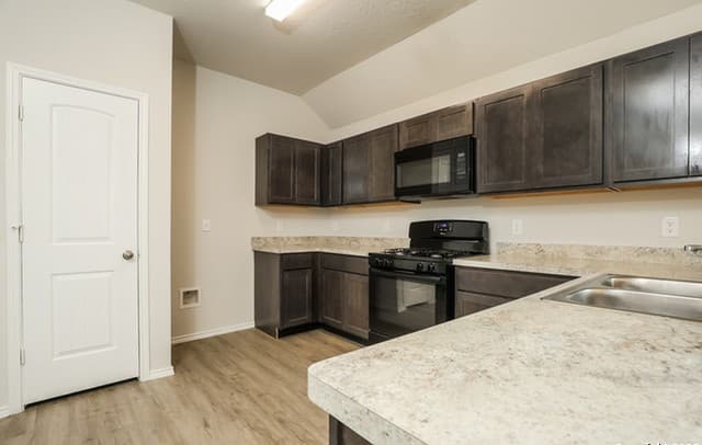 3-bedroom rental at 5227 Blue Ranch in San Antonio, TX — photo 2