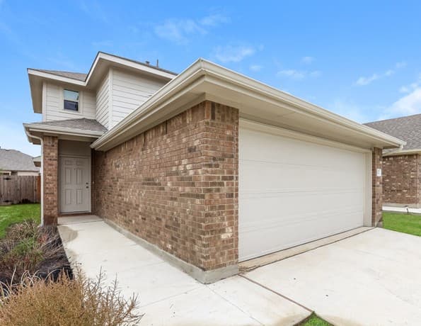 3-bedroom rental at 5107 Blue Ranch in San Antonio, TX — photo 2