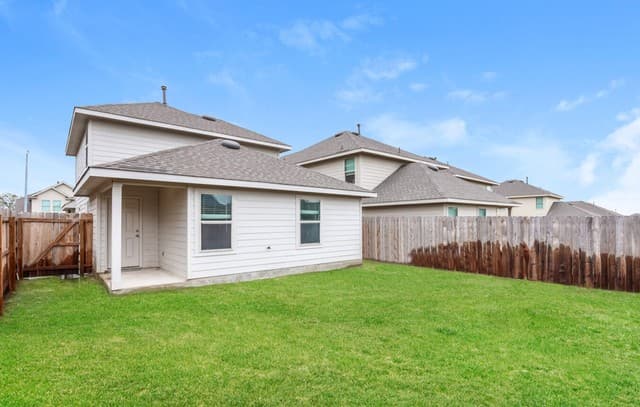 3-bedroom rental at 5107 Blue Ranch in San Antonio, TX — photo 3