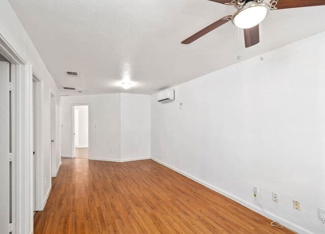 3-bedroom rental at 508 Randall in San Antonio, TX — photo 3