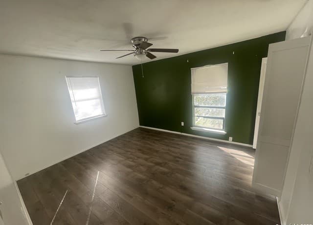 2-bedroom rental at 4512 Slayden Dr in San Antonio, TX — photo 3
