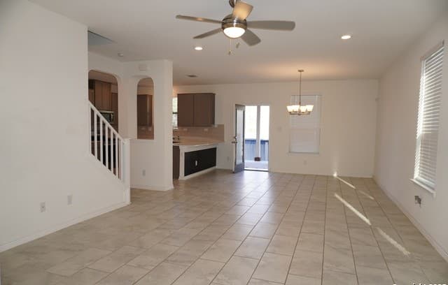 3-bedroom rental at 4809 Park Gln in Marion, TX — photo 3