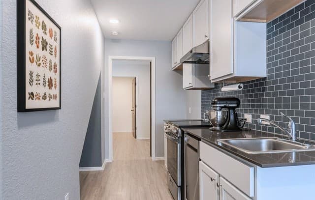 2-bedroom rental at 7137 Elm Cove in San Antonio, TX — photo 5