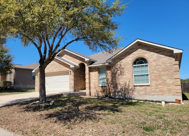 4-bedroom rental at 6123 Flower in San Antonio, TX — photo 2
