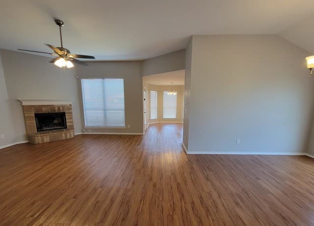 4-bedroom rental at 6123 Flower in San Antonio, TX — photo 4
