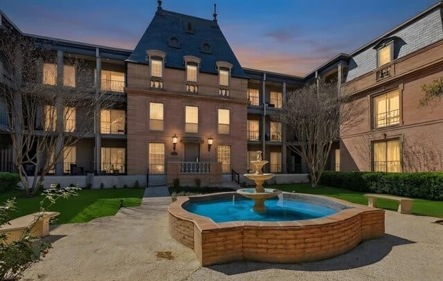 1-bedroom rental at 7709 Broadway Unit 121 in San Antonio, TX — photo 3